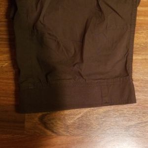 Lane Bryant Pants - Brown Lane Bryant Cargo Capris Lane Bryant Pants - Brown Lane Bryant Cargo Capris